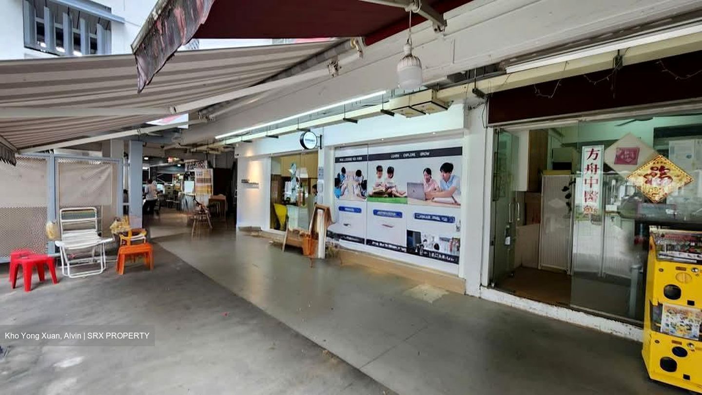 Tampines Street 12 (D18), Retail #595629511